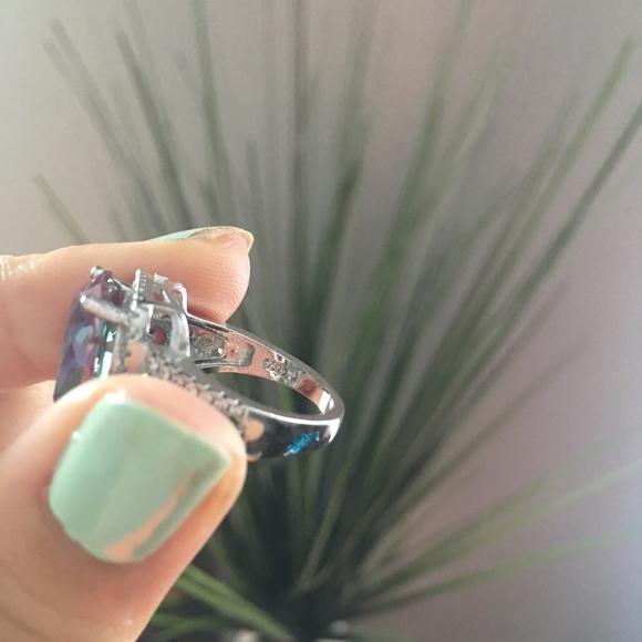 Rainbow Oval 925 Sterling Silver Stunning Ring - Picture 5 of 5